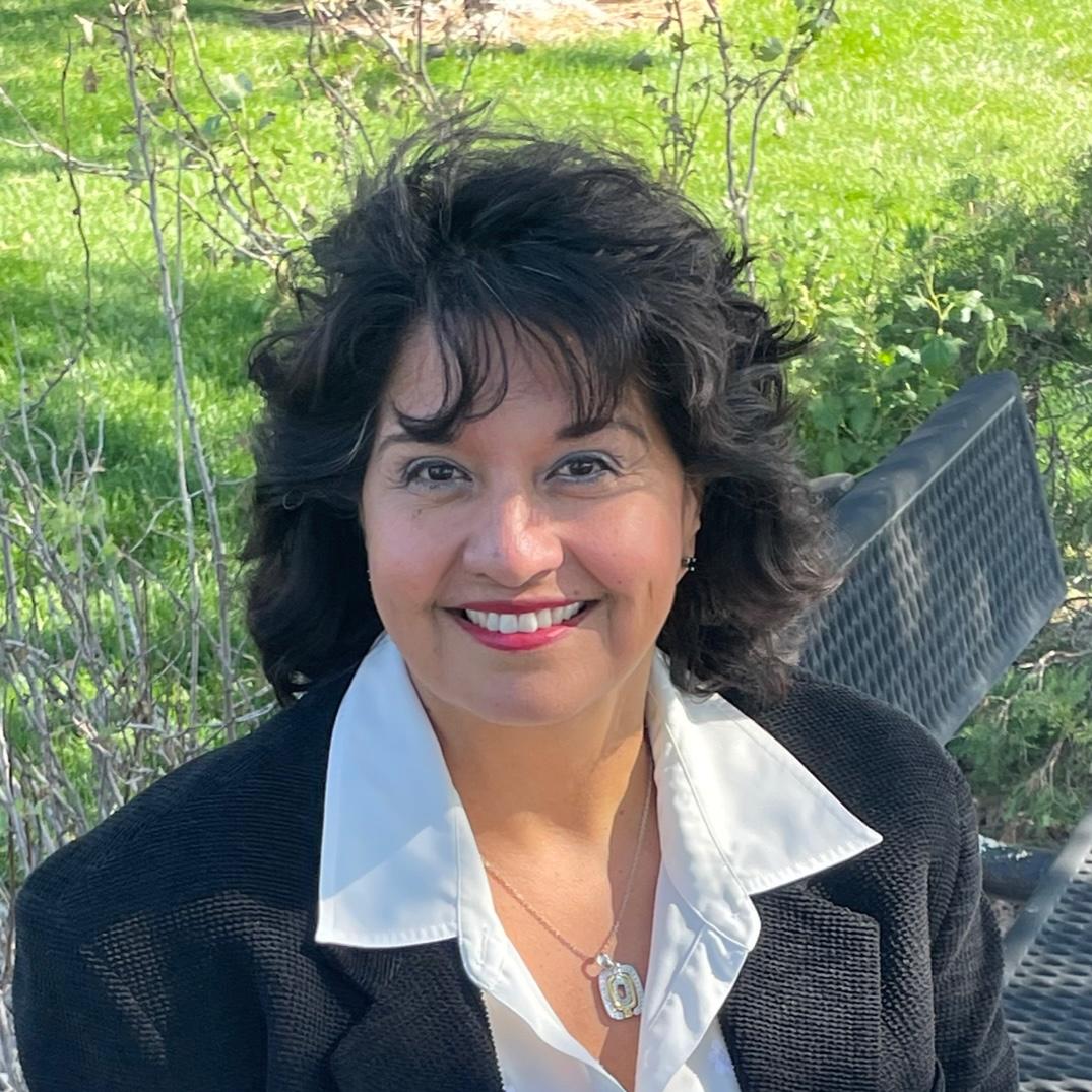 Nellie Perry headshot